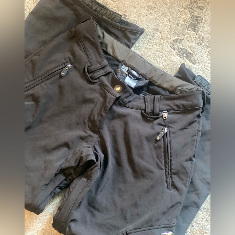 DC women’s snow pants size small